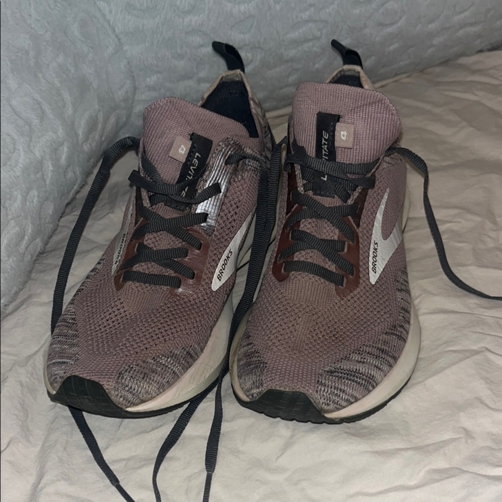 Brooks Levitate running shoes